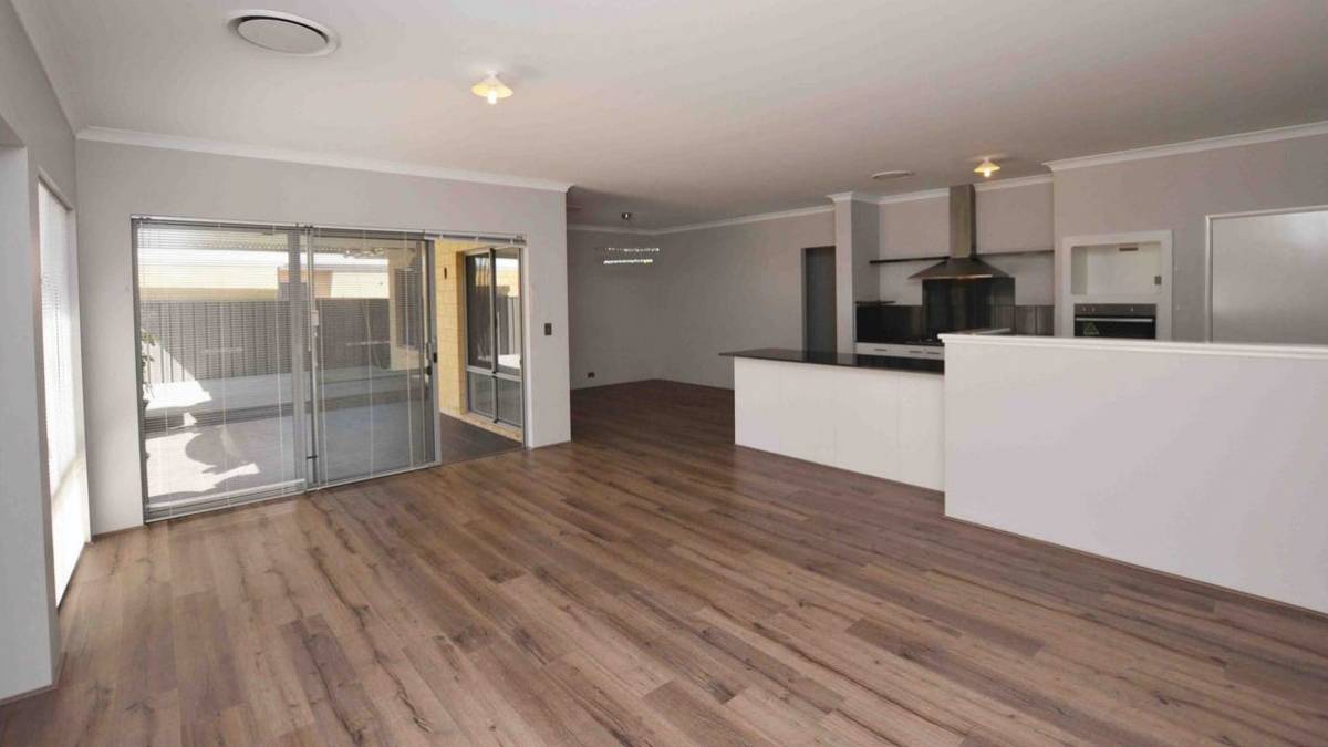 4 Hummingbird Way, Singleton, WA 6175 AUS