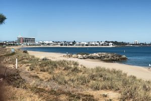 17 Tallas Road, SILVER SANDS, WA 6210 AUS