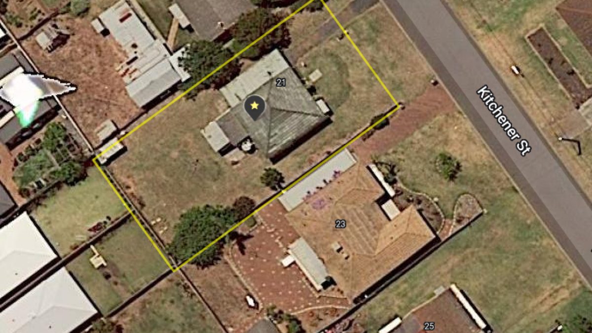 21 Kitchener Street, Mandurah, WA 6210 AUS