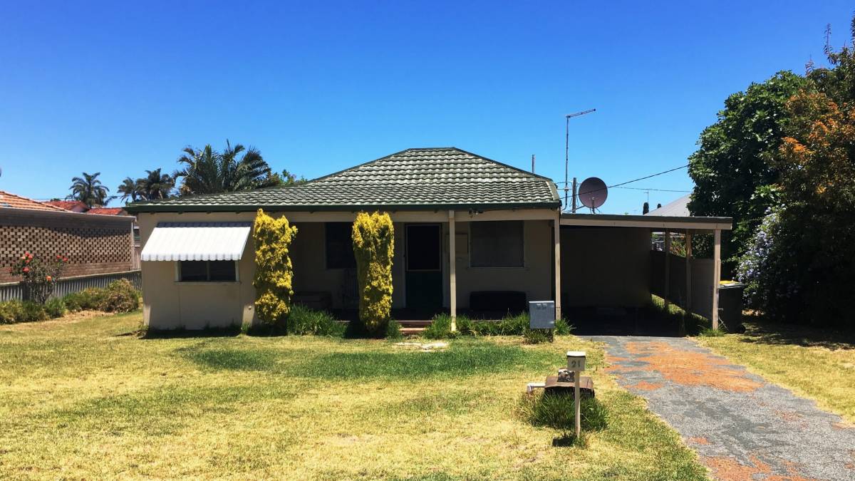21 Kitchener Street, Mandurah, WA 6210 AUS