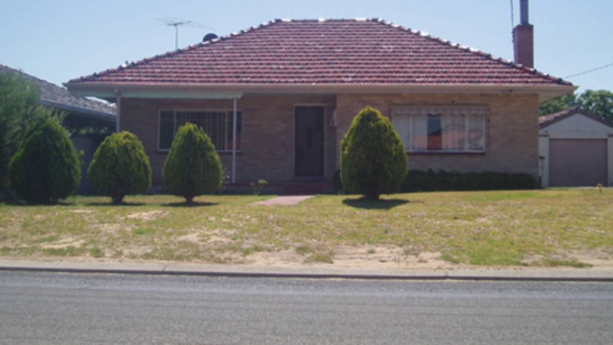 54 Leslie Street, DUDLEY PARK, WA 6210 AUS