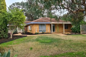 6 Birdsong Grove, Greenfields, WA 6210 AUS