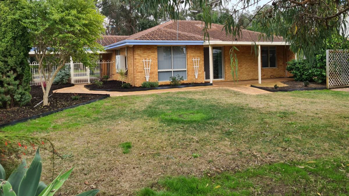 6 Birdsong Grove, Greenfields, WA 6210 AUS