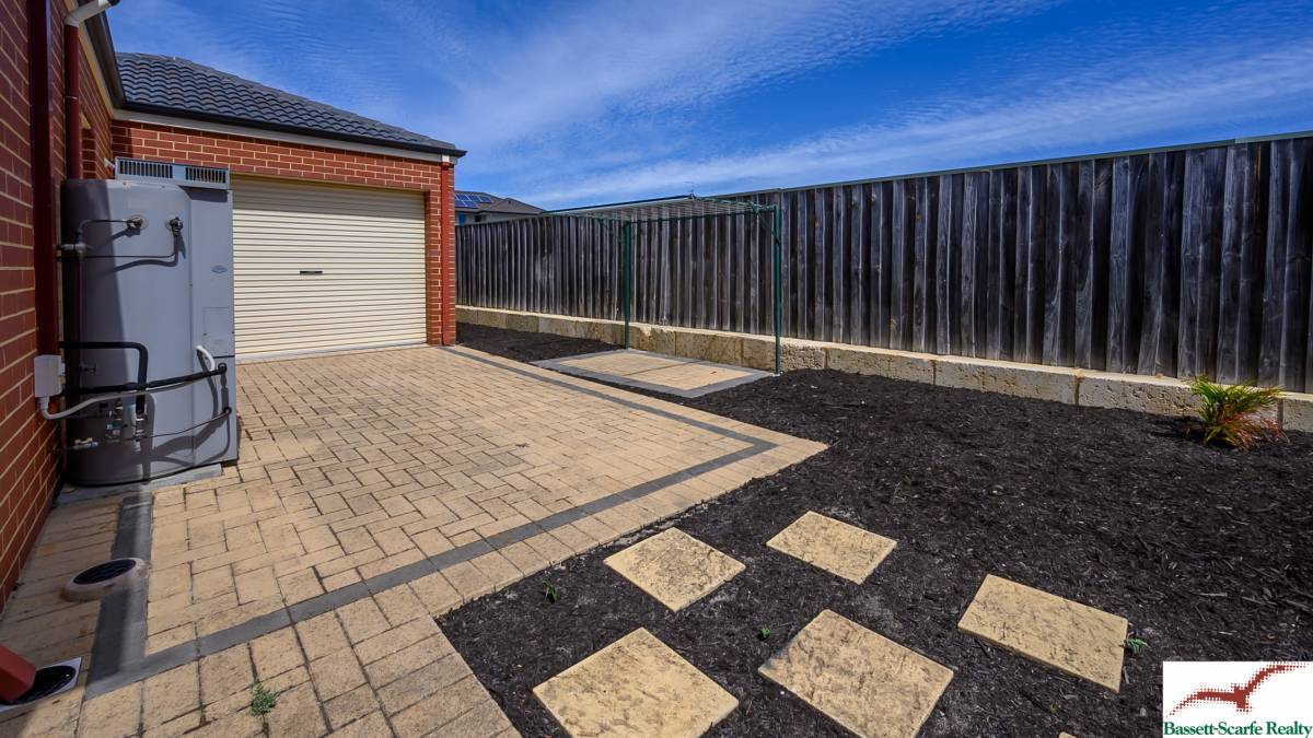 14 Lilly Pilly Lookout, HALLS HEAD, WA 6210 AUS