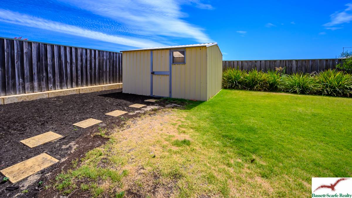 14 Lilly Pilly Lookout, HALLS HEAD, WA 6210 AUS