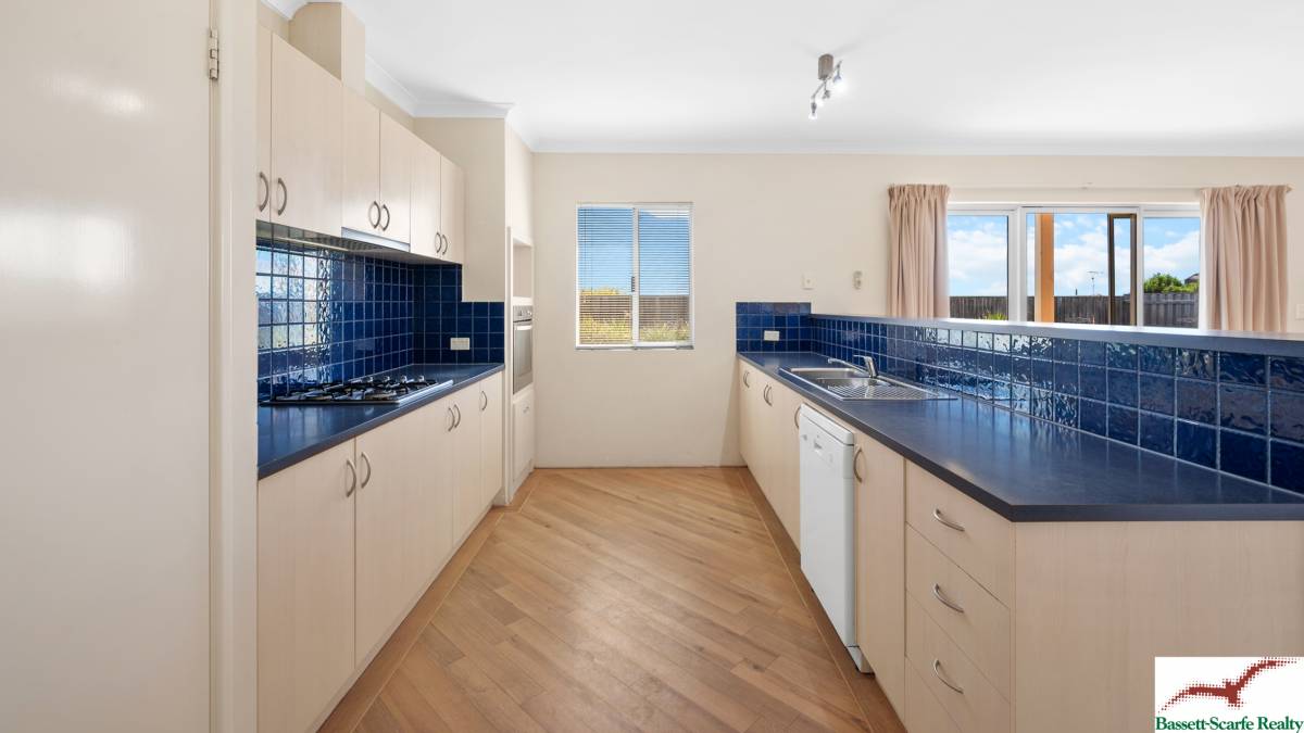 14 Lilly Pilly Lookout, HALLS HEAD, WA 6210 AUS
