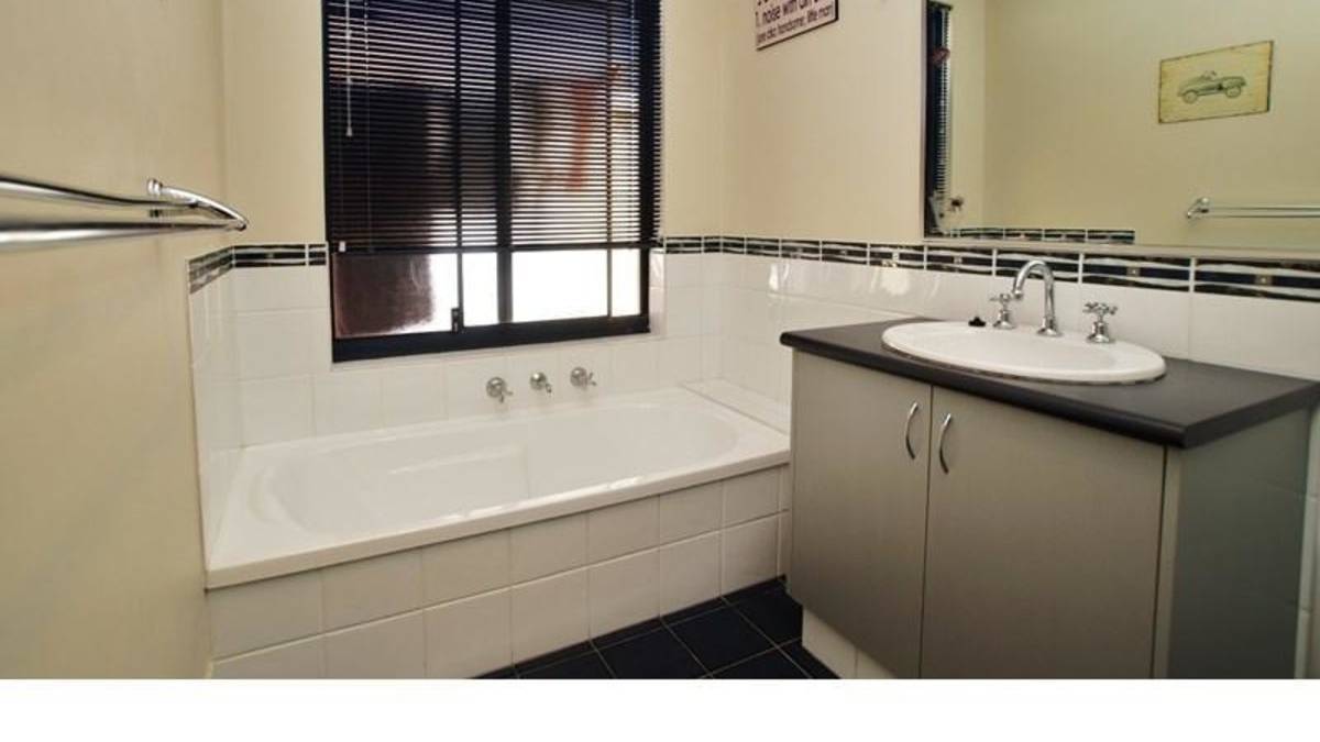 5 Goldsworthy Loop, DAWESVILLE, WA 6211 AUS