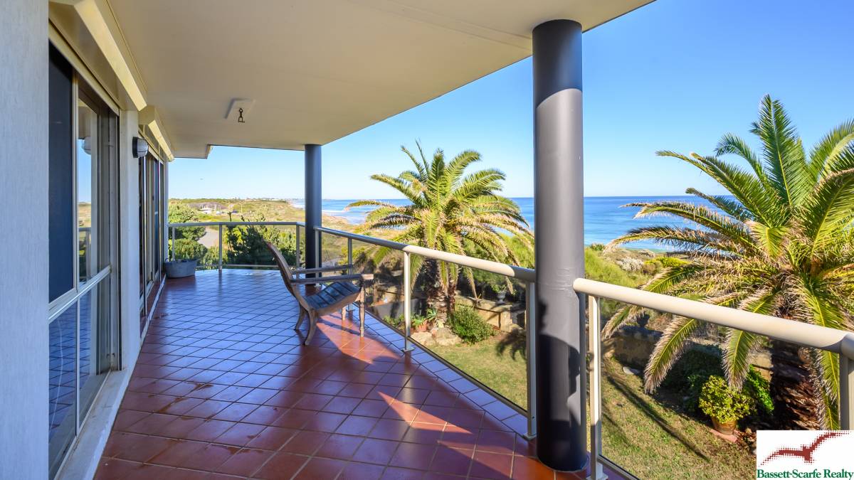 39 Caravel Way, Halls Head, WA 6210 AUS