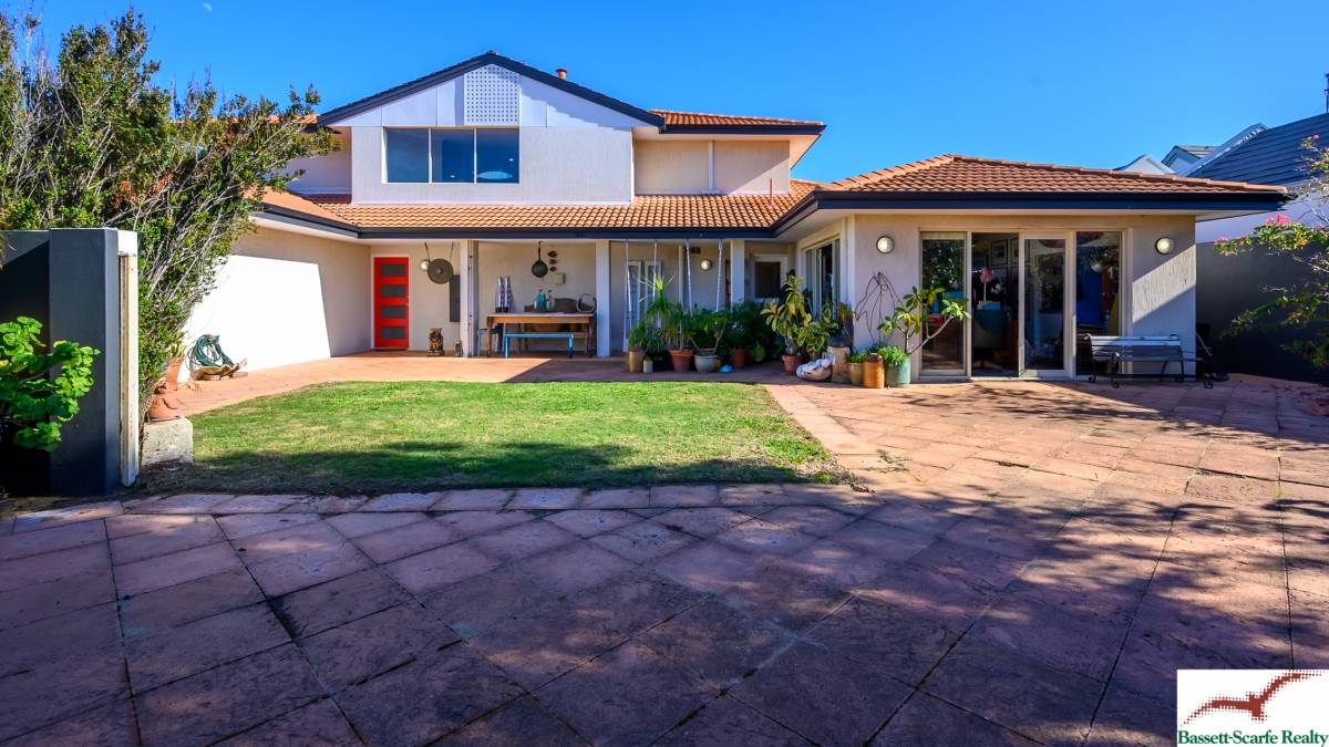 39 Caravel Way, Halls Head, WA 6210 AUS