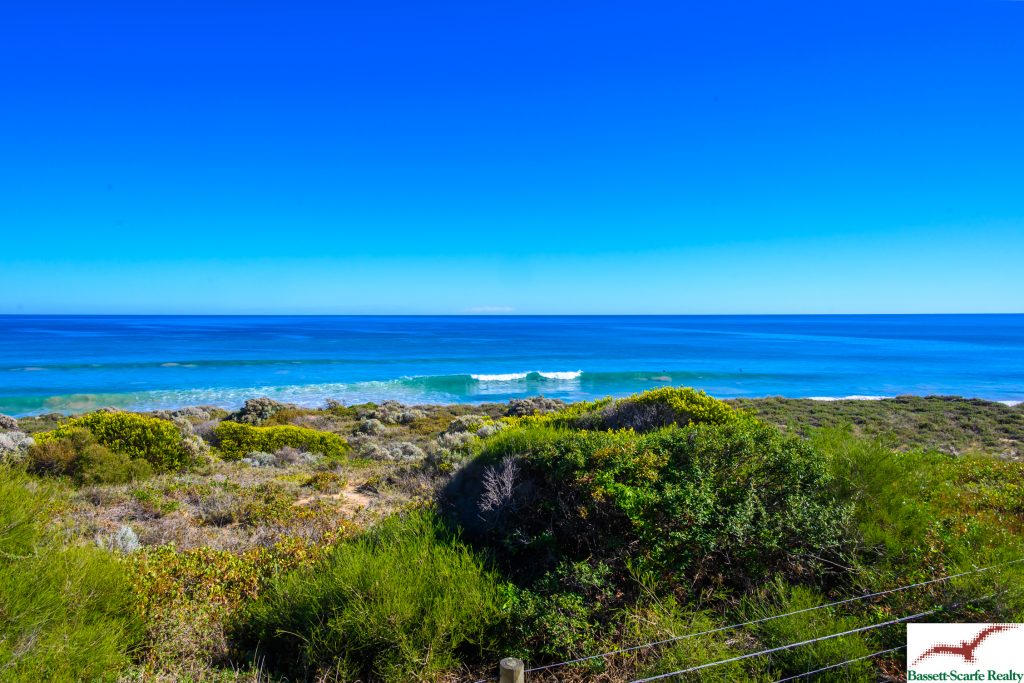 39 Caravel Way, Halls Head - Thumbnail 2