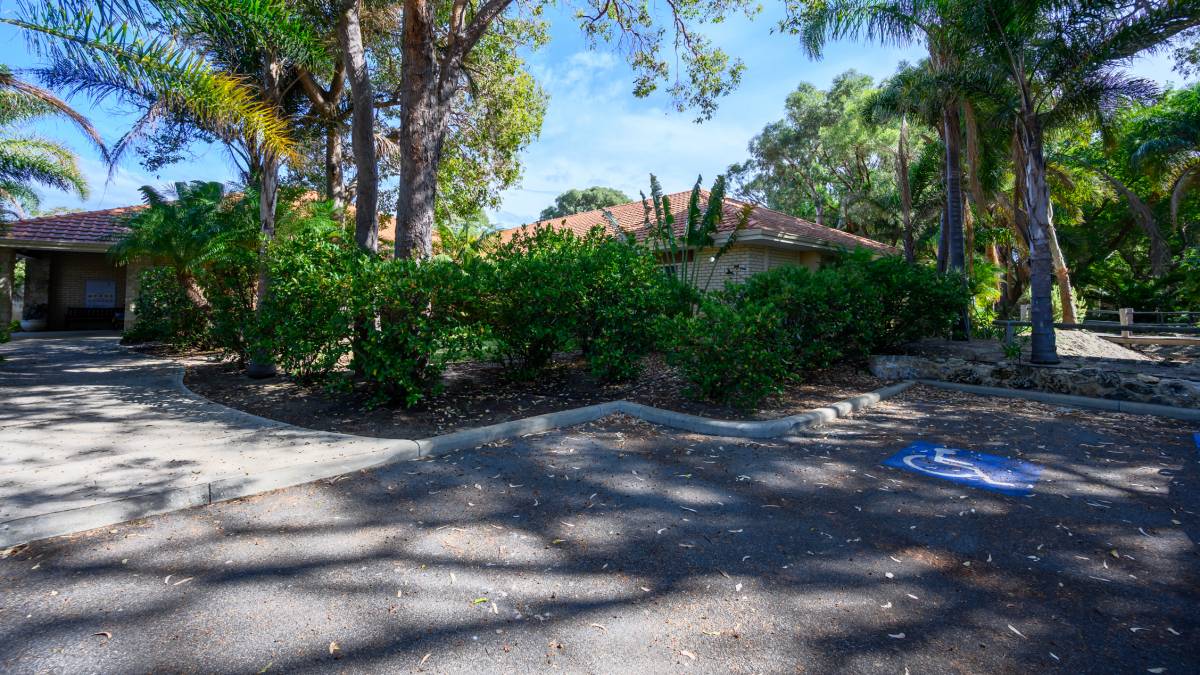 6 Saffron Loop, FALCON, WA 6210 AUS