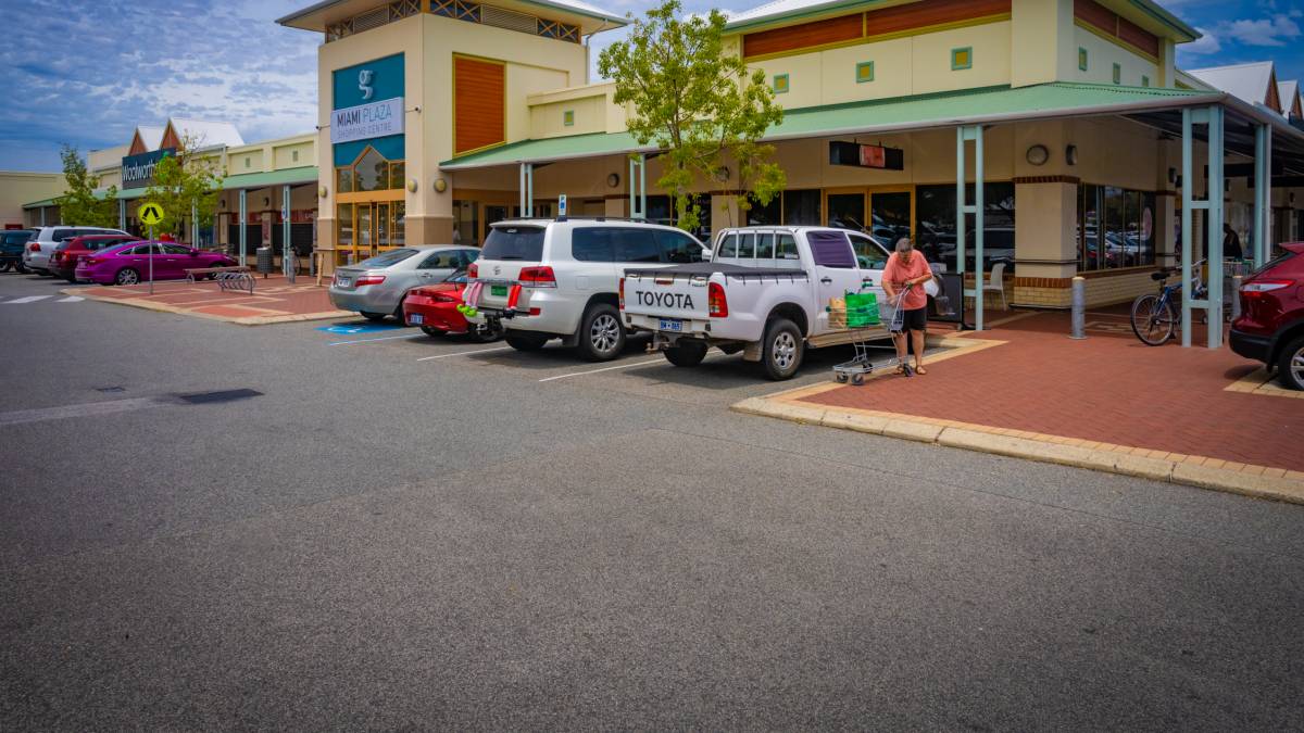 6 Saffron Loop, FALCON, WA 6210 AUS