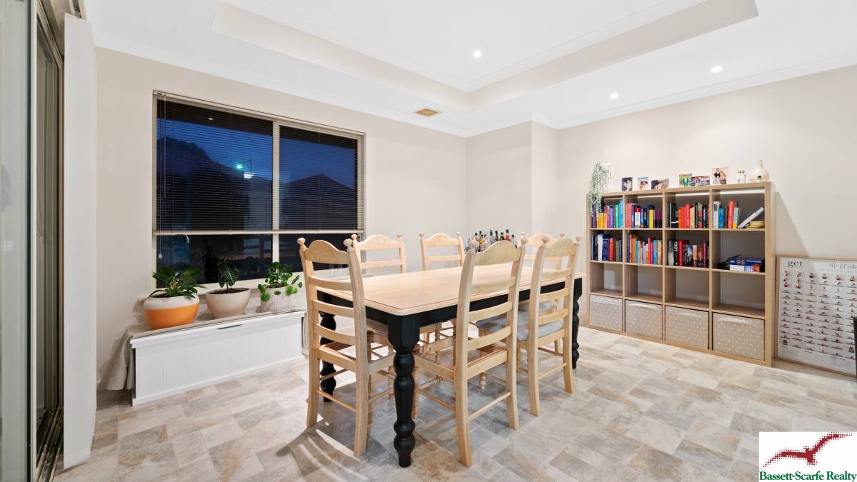6 Saffron Loop, FALCON, WA 6210 AUS