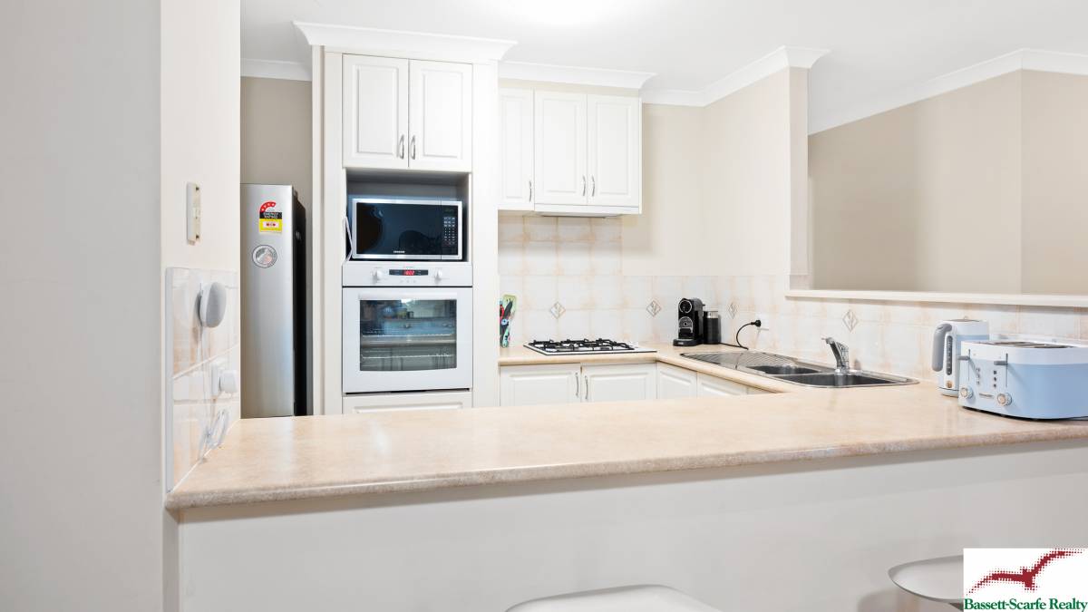 6 Saffron Loop, FALCON, WA 6210 AUS