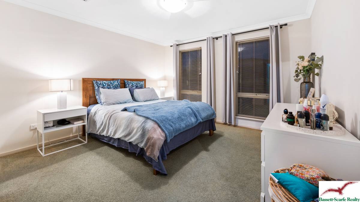 6 Saffron Loop, FALCON, WA 6210 AUS
