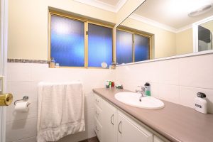 5 Oleander Place, Halls Head, WA 6210 AUS