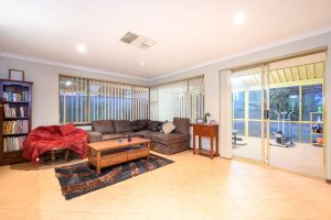 5 Oleander Place, Halls Head, WA 6210 AUS