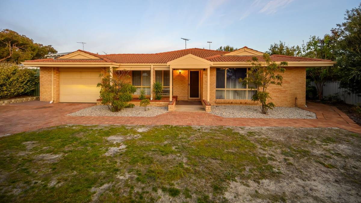 5 Oleander Place, Halls Head, WA 6210 AUS