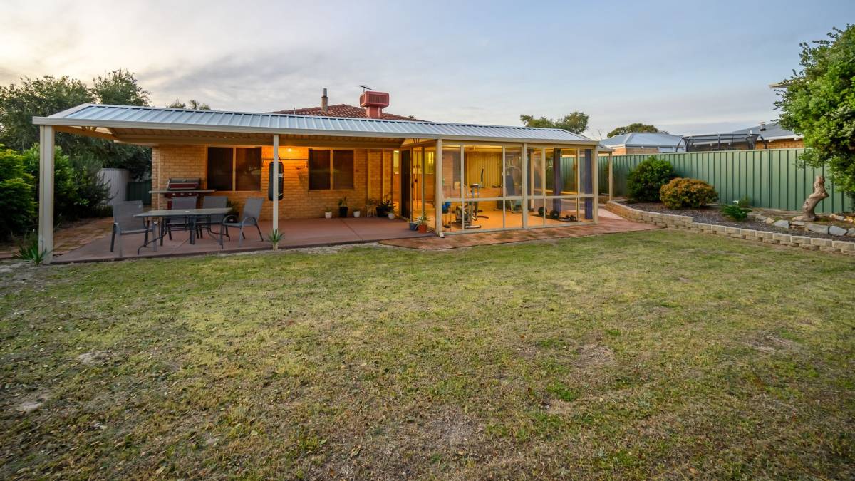 5 Oleander Place, Halls Head, WA 6210 AUS