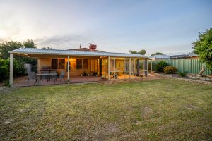 5 Oleander Place, Halls Head, WA 6210 AUS