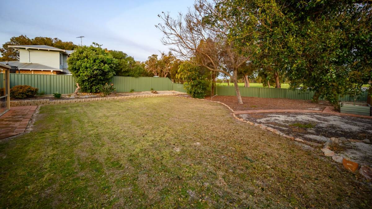 5 Oleander Place, Halls Head, WA 6210 AUS