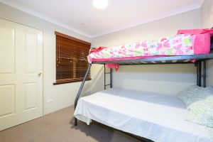 5 Oleander Place, Halls Head, WA 6210 AUS