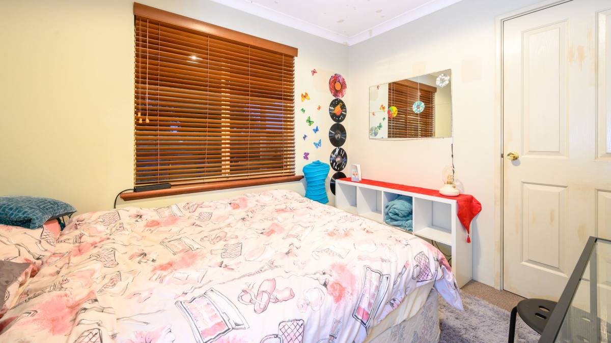 5 Oleander Place, Halls Head, WA 6210 AUS
