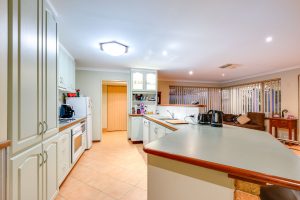 5 Oleander Place, Halls Head, WA 6210 AUS