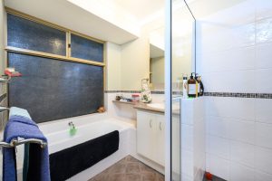 5 Oleander Place, Halls Head, WA 6210 AUS