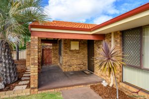 1 Arundel Drive, Halls Head, WA 6210 AUS