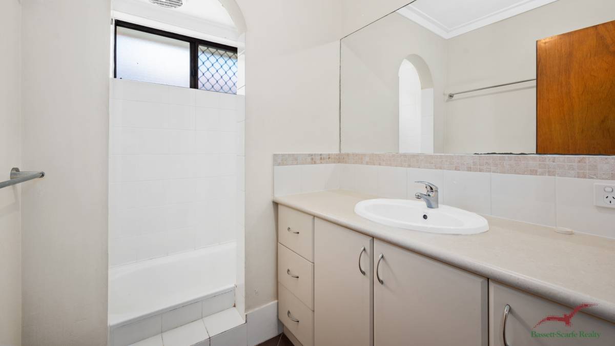 1 Arundel Drive, Halls Head, WA 6210 AUS