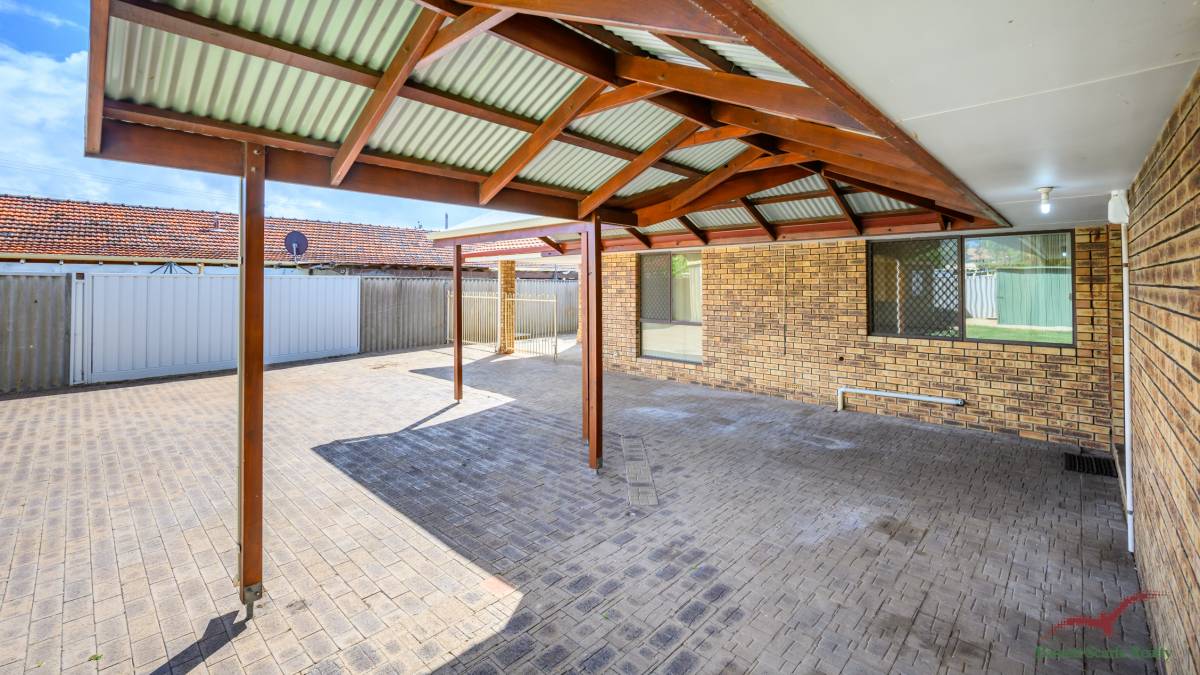 1 Arundel Drive, Halls Head, WA 6210 AUS