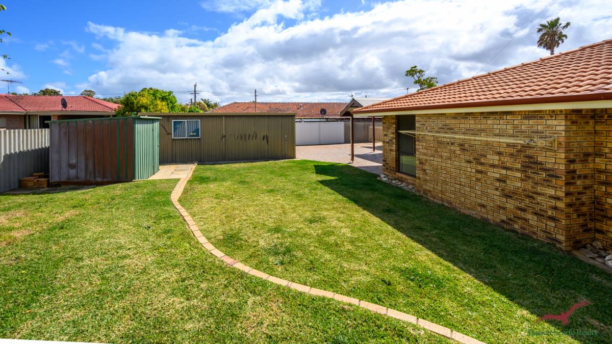 1 Arundel Drive, Halls Head, WA 6210 AUS