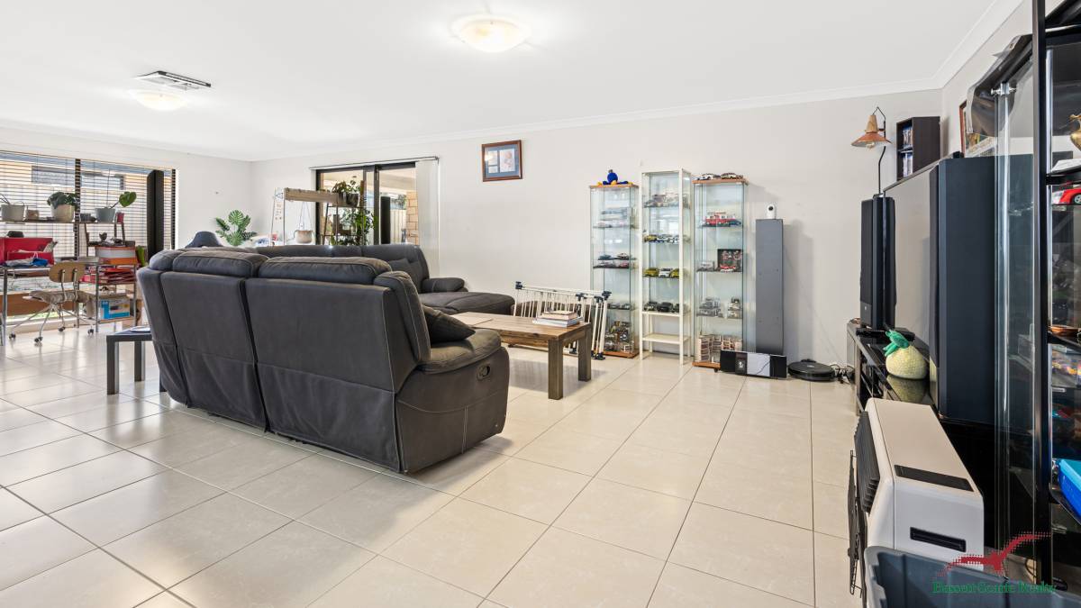 15 Duyfken Way, DUDLEY PARK, WA 6210 AUS