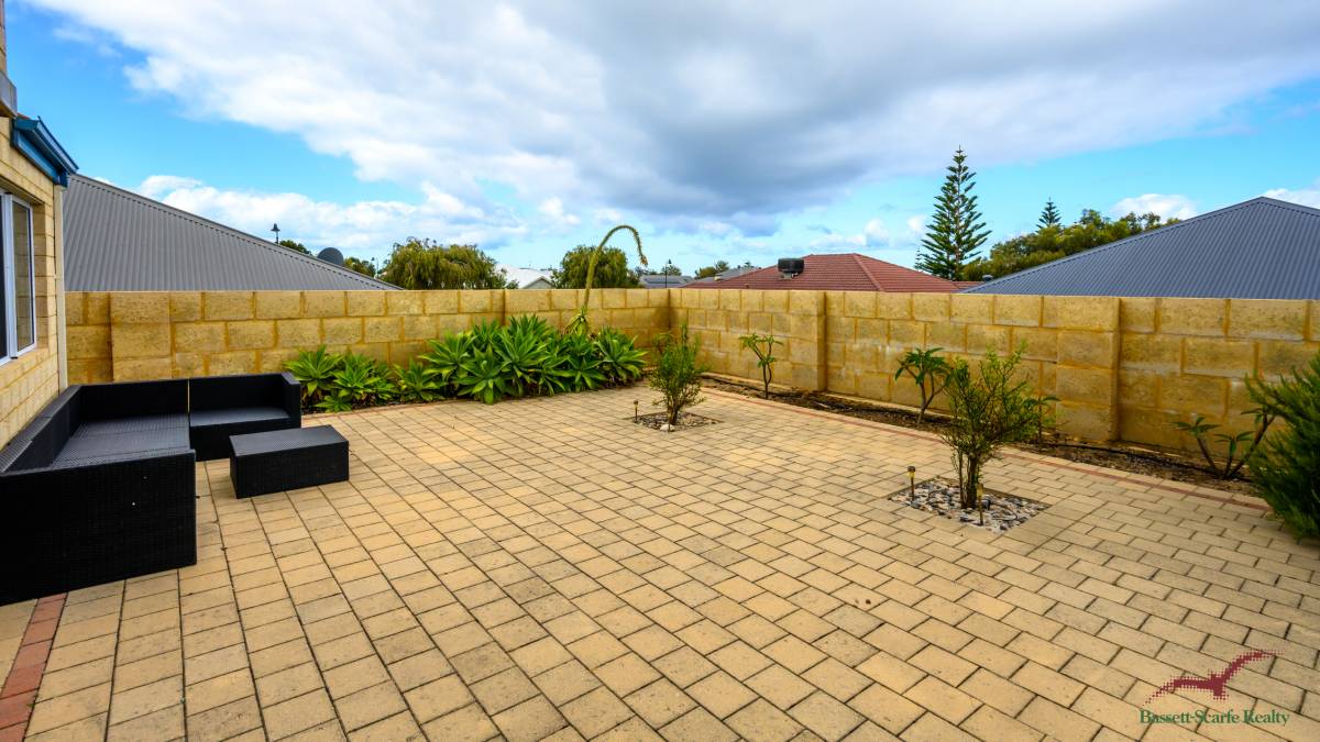 53 Buckingham Drive, WANNANUP, WA 6210 AUS