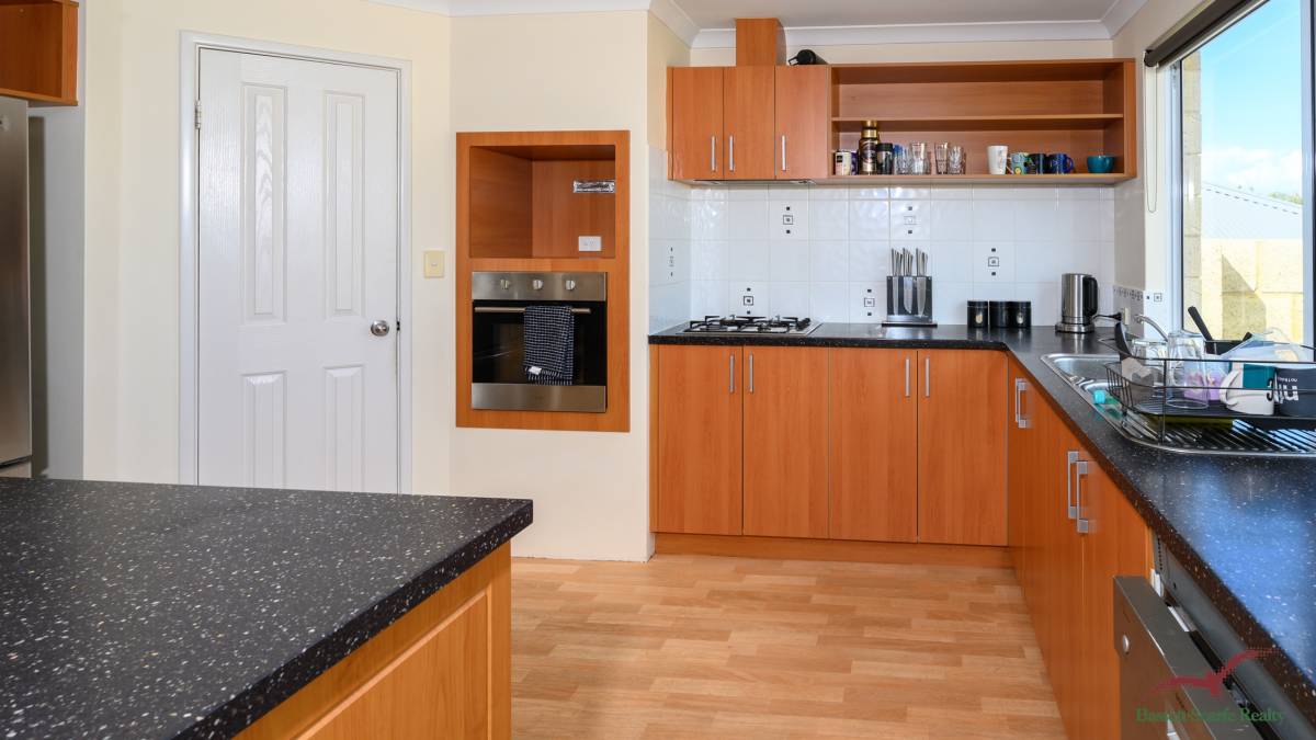 53 Buckingham Drive, WANNANUP, WA 6210 AUS