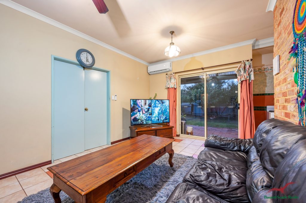 13 Saskatchewan Way, Greenfields - Thumbnail 8