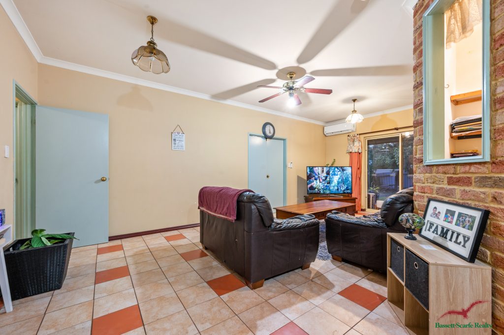 13 Saskatchewan Way, Greenfields - Thumbnail 5