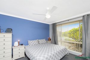 21 Lambourne Place, Halls Head, WA 6210 AUS