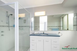21 Lambourne Place, Halls Head, WA 6210 AUS