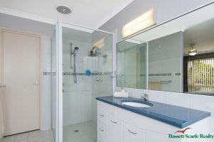 21 Lambourne Place, Halls Head, WA 6210 AUS