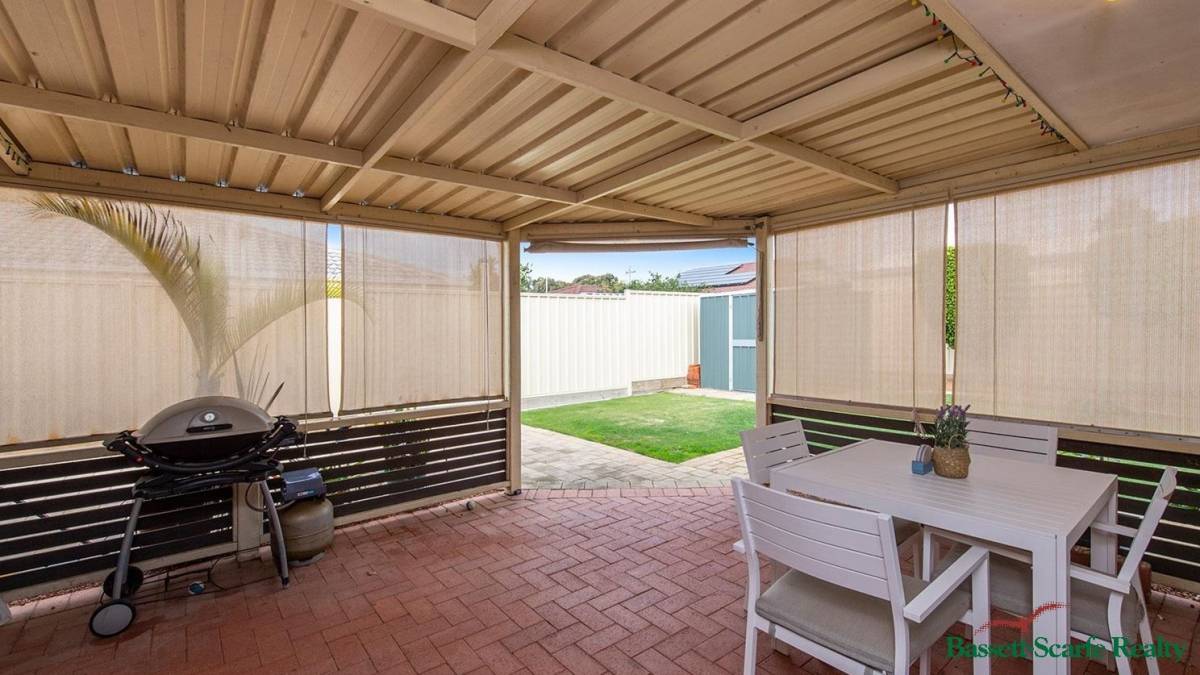 21 Lambourne Place, Halls Head, WA 6210 AUS