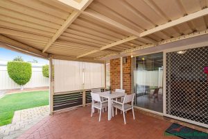 21 Lambourne Place, Halls Head, WA 6210 AUS
