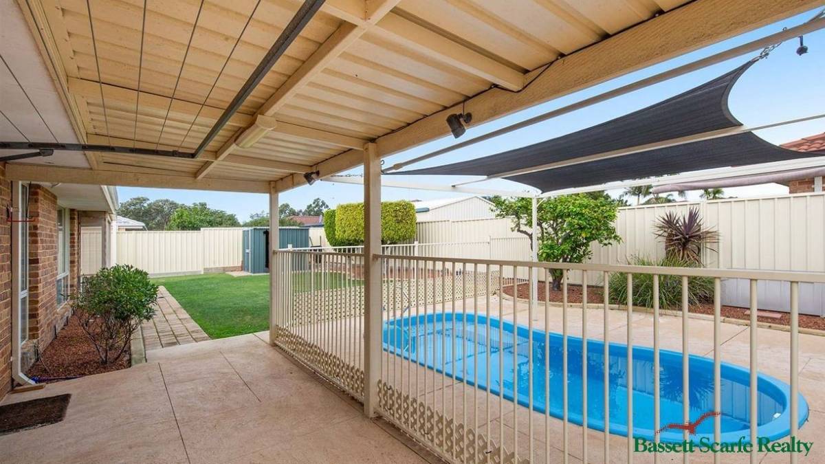 21 Lambourne Place, Halls Head, WA 6210 AUS