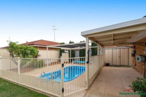 21 Lambourne Place, Halls Head, WA 6210 AUS