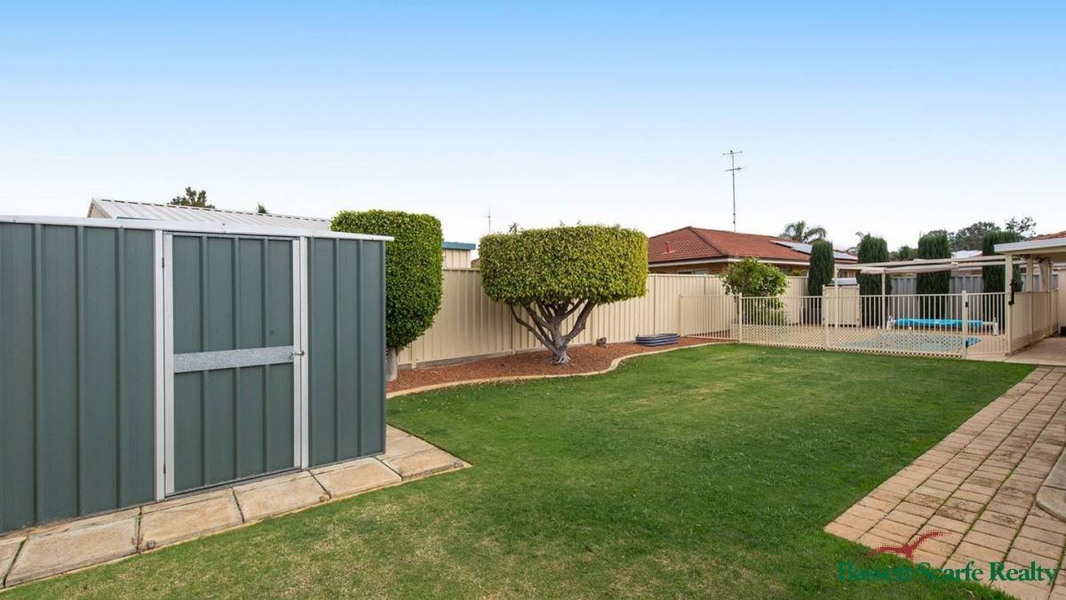 21 Lambourne Place, Halls Head, WA 6210 AUS