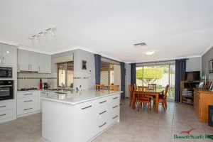 21 Lambourne Place, Halls Head, WA 6210 AUS