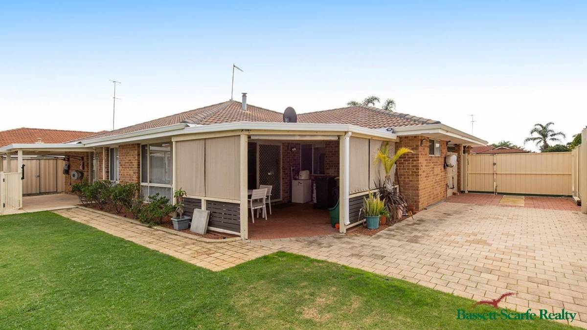 21 Lambourne Place, Halls Head, WA 6210 AUS