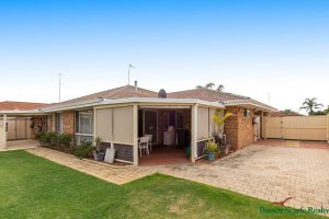 21 Lambourne Place, Halls Head, WA 6210 AUS