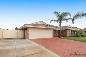 21 Lambourne Place, Halls Head, WA 6210 AUS